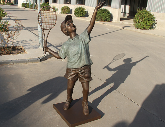 网球少年铜雕