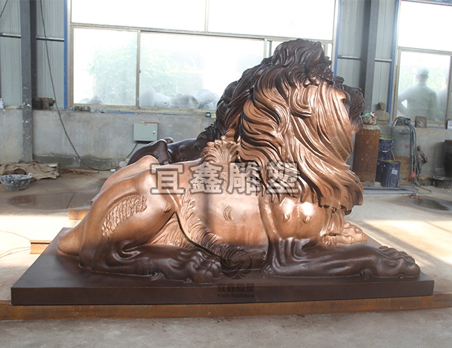 宜鑫雕塑简述不同时代的铜狮子造型