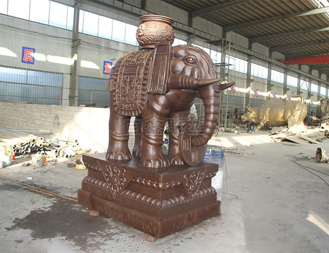 聚宝盆铜雕大象