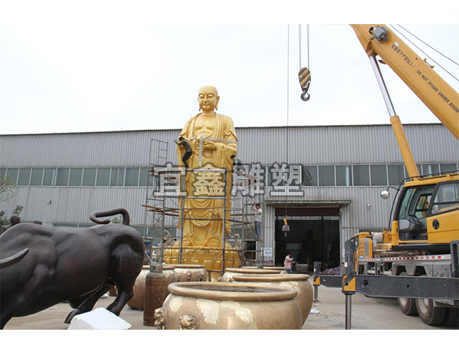 10 米高地藏王菩萨铜雕塑装车图