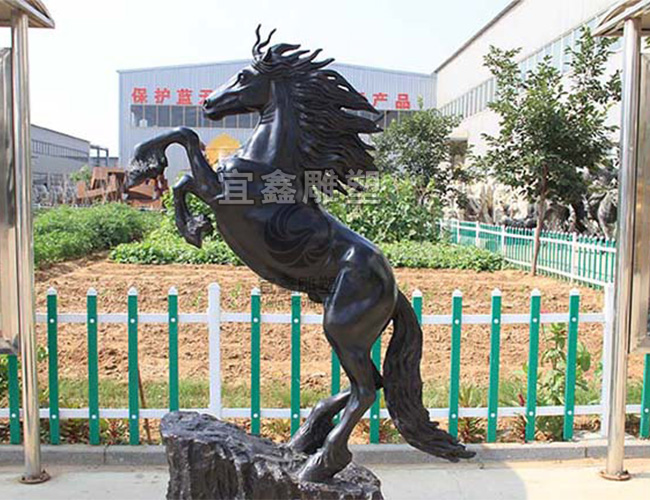 城市雕塑厂家：广场景观雕塑设计三大要素